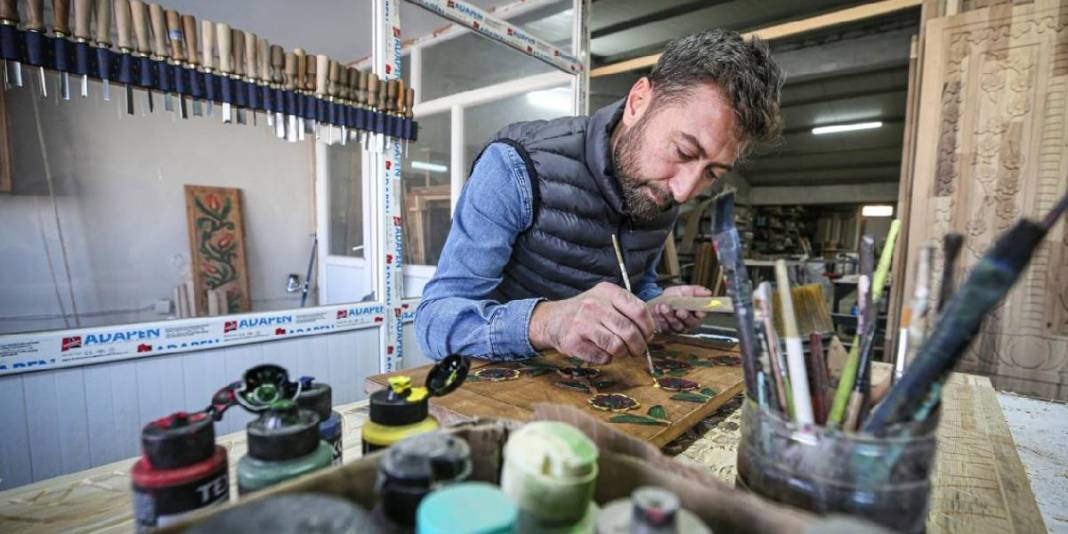 Evinde öğrendiği işi atölyeye taşıdı! Ahşaptan doğan sanat: Yurt dışına bile satış yapıyor 2